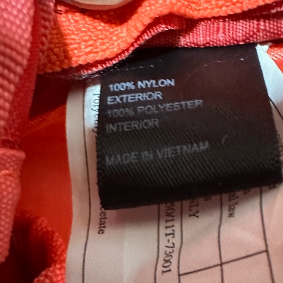 Gregory Maya 16 Backpack Red Women’s Hiking Daypack Hydration Ready - Picture 7 of 9